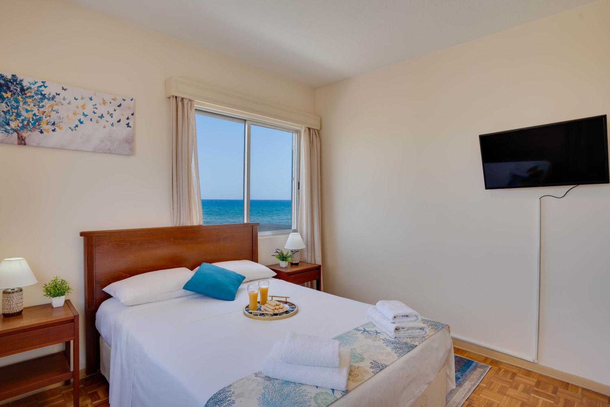 Makenzy Sandy Beachfront Paradise Larnaca Eksteriør billede
