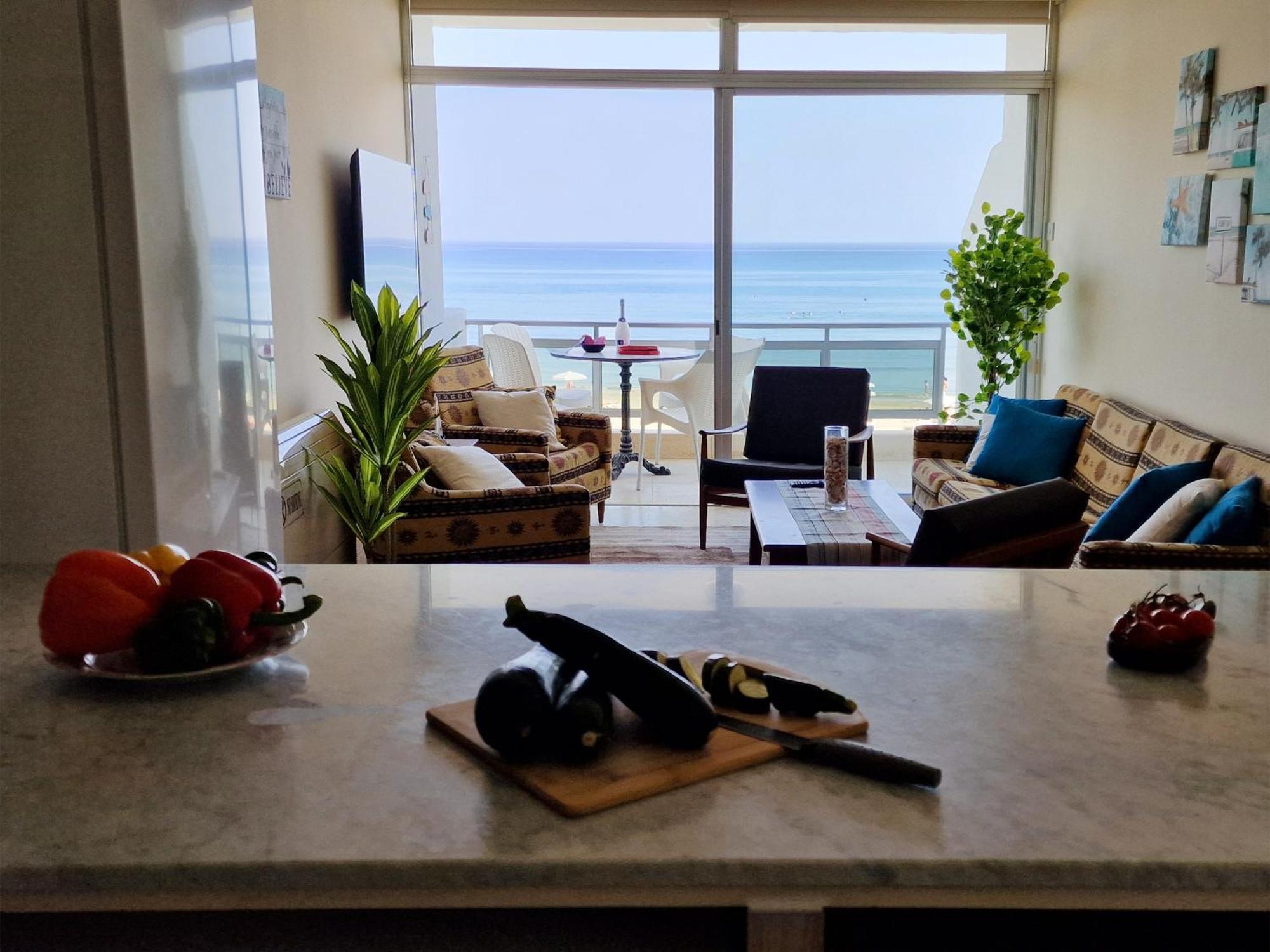 Makenzy Sandy Beachfront Paradise Larnaca Eksteriør billede