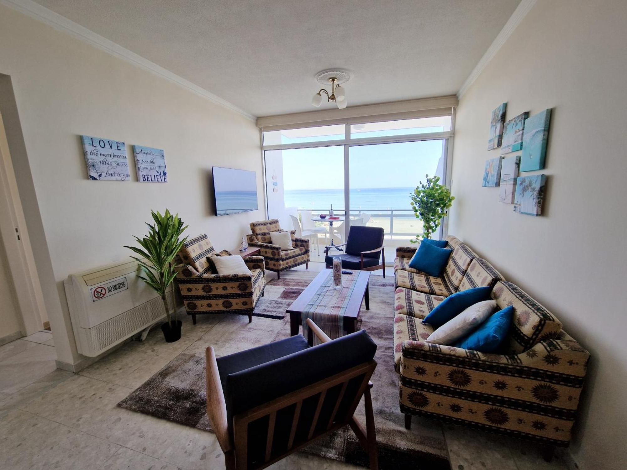 Makenzy Sandy Beachfront Paradise Larnaca Eksteriør billede